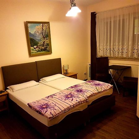 Pension Balkan Eisenhüttenstadt Extérieur photo