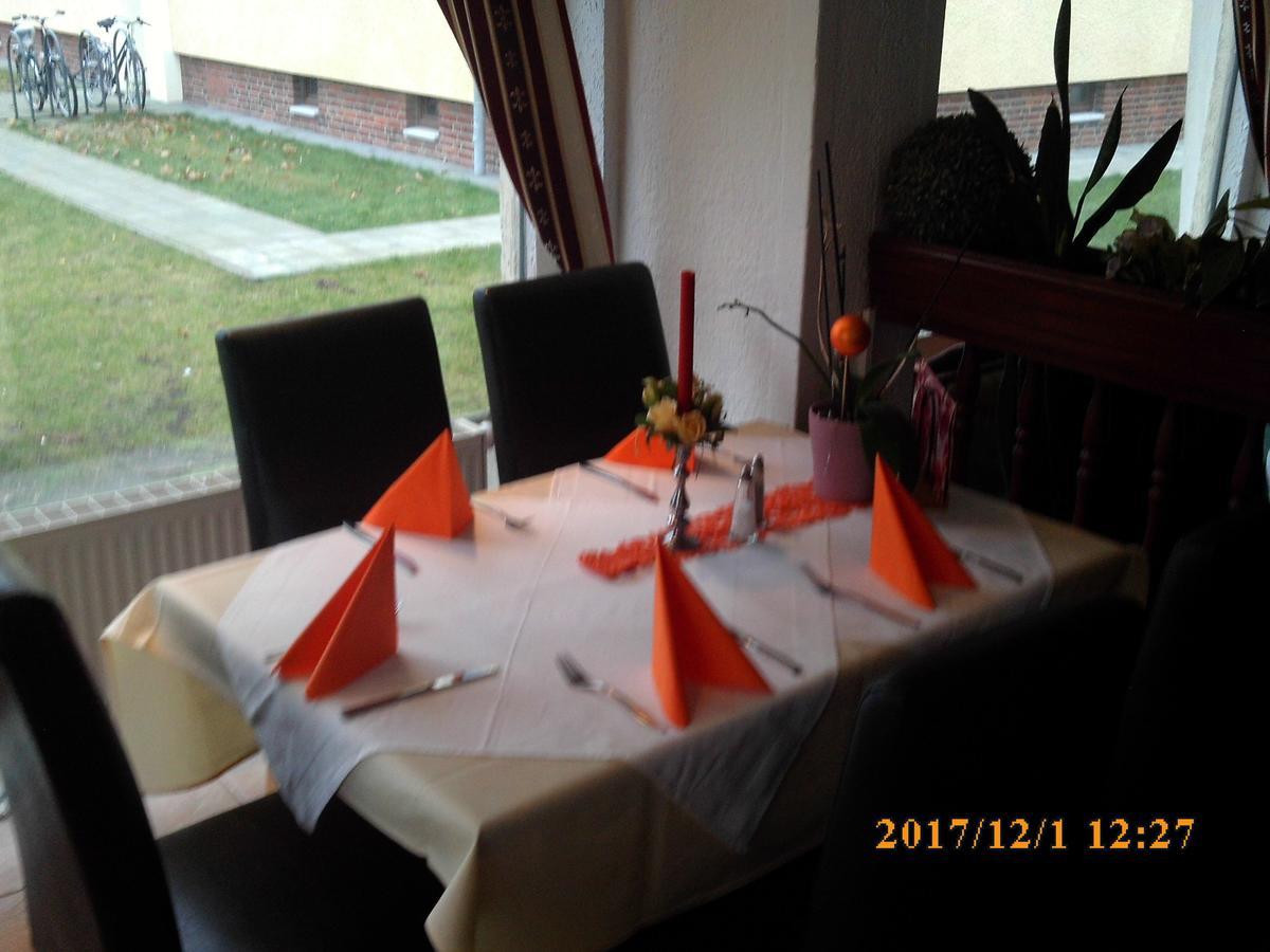 Pension Balkan Eisenhüttenstadt Extérieur photo